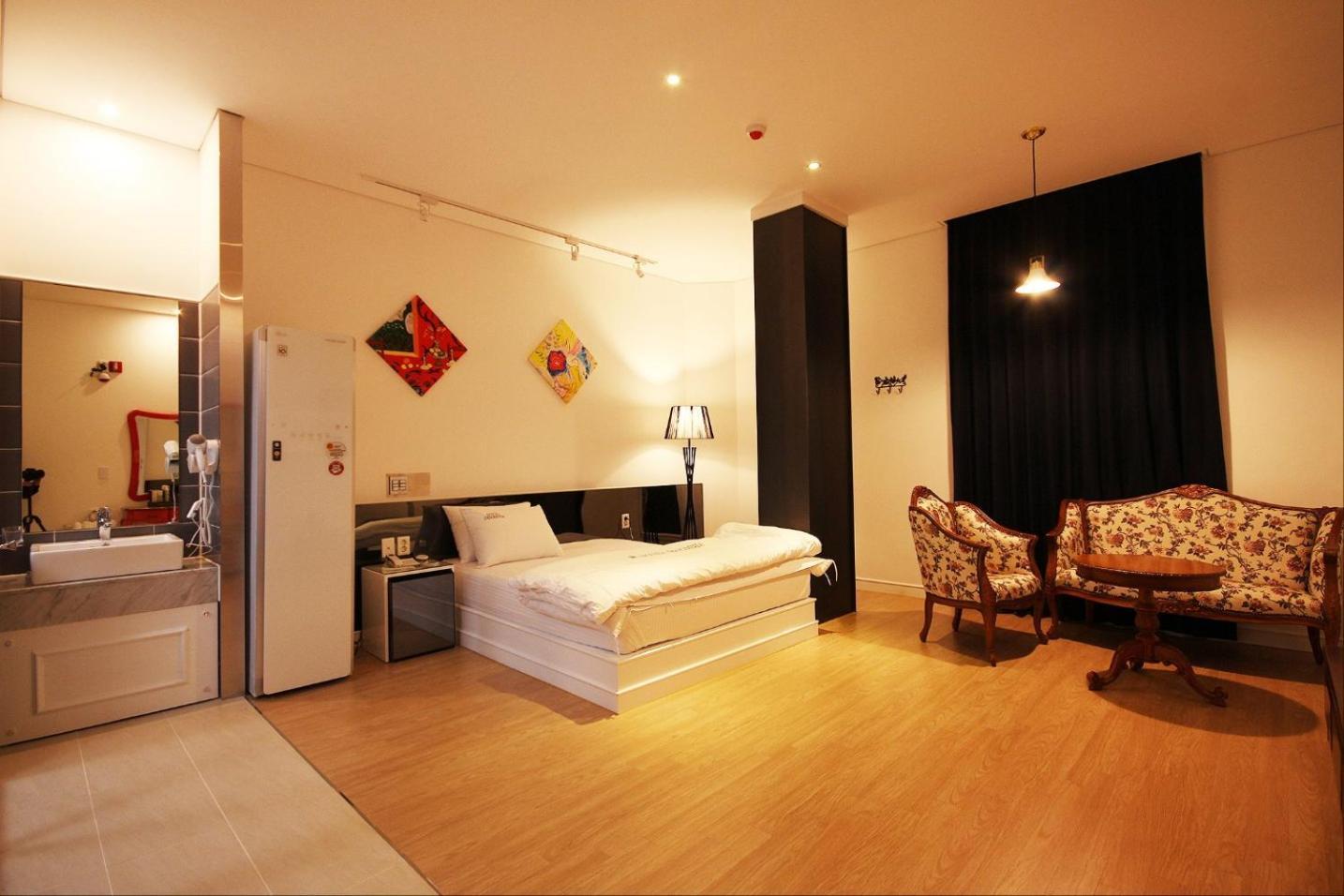Hotel Insomnia Tegu Kültér fotó