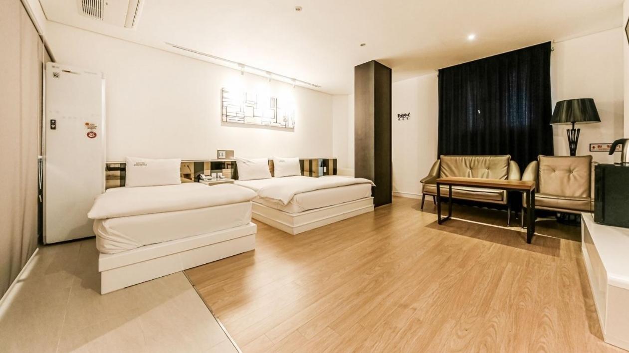 Hotel Insomnia Tegu Kültér fotó