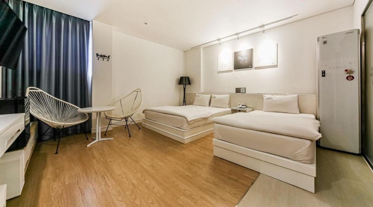 Hotel Insomnia Tegu Kültér fotó